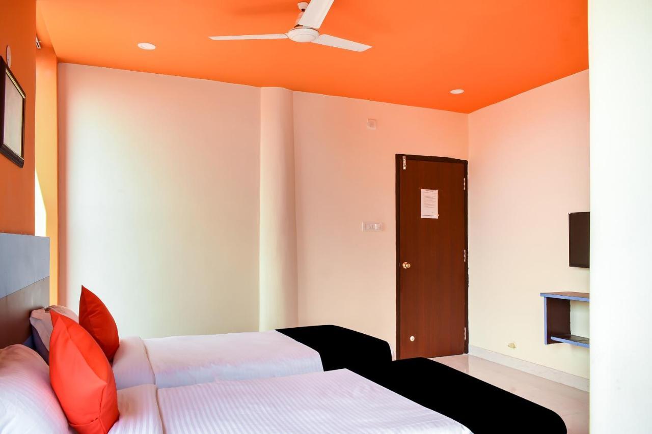 Capital O 67249 Hotel Planet Μπουμπάνεσβαρ Εξωτερικό φωτογραφία