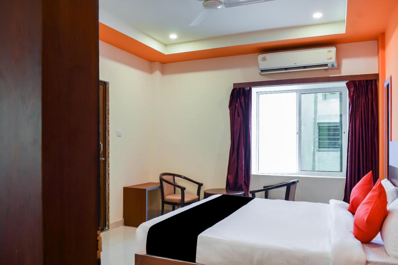 Capital O 67249 Hotel Planet Μπουμπάνεσβαρ Εξωτερικό φωτογραφία