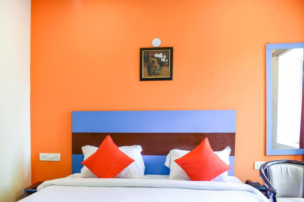 Capital O 67249 Hotel Planet Μπουμπάνεσβαρ Εξωτερικό φωτογραφία