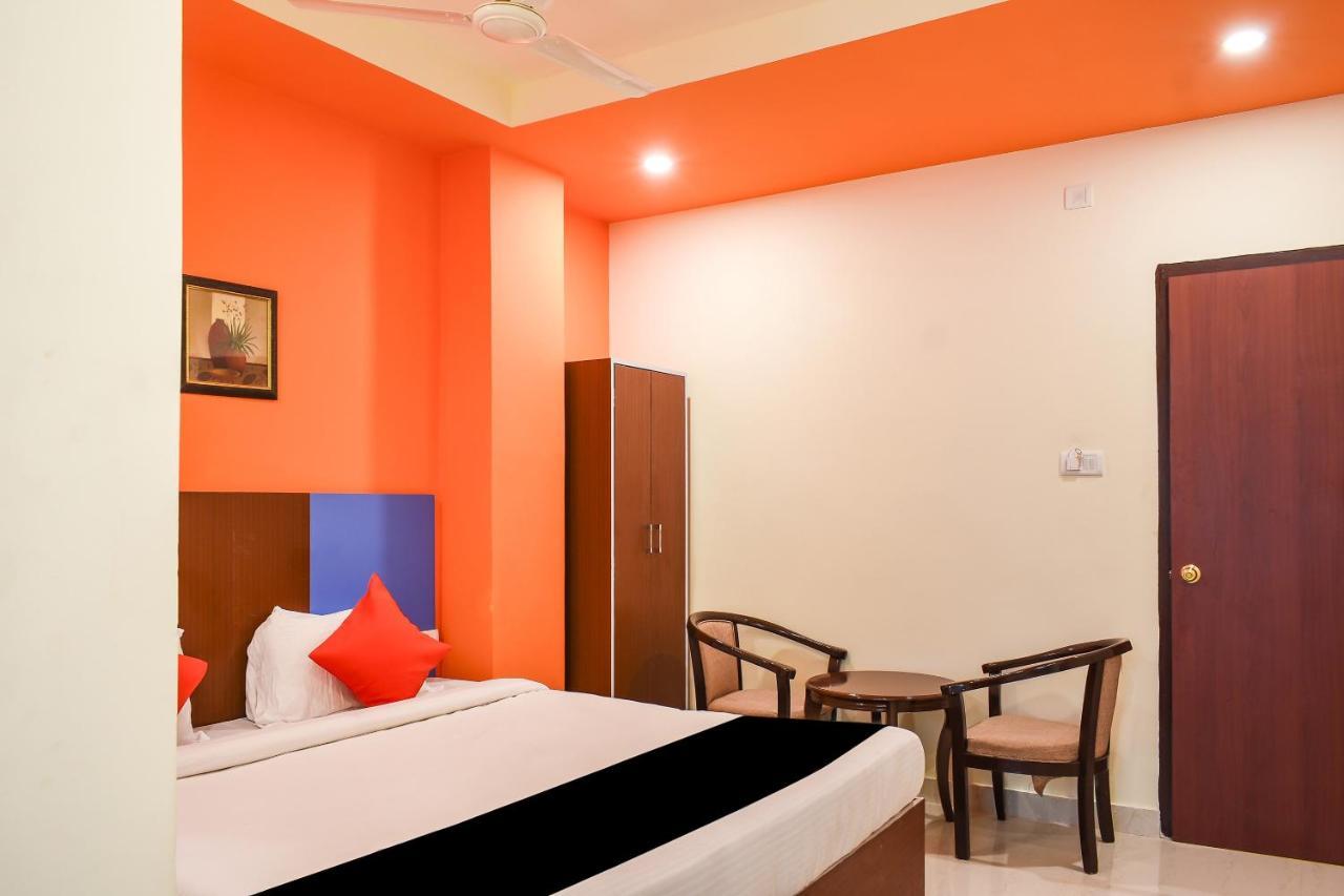 Capital O 67249 Hotel Planet Μπουμπάνεσβαρ Εξωτερικό φωτογραφία
